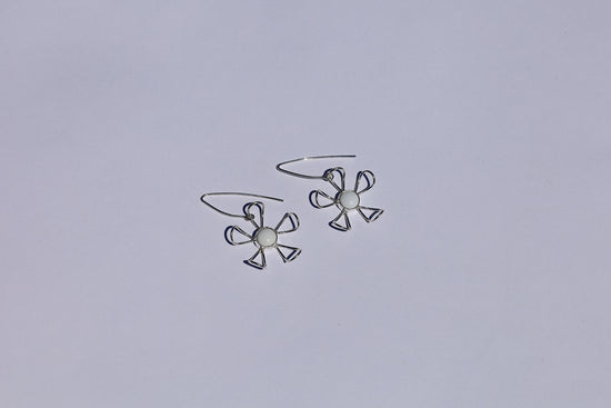 White Magnesite Flower Girls